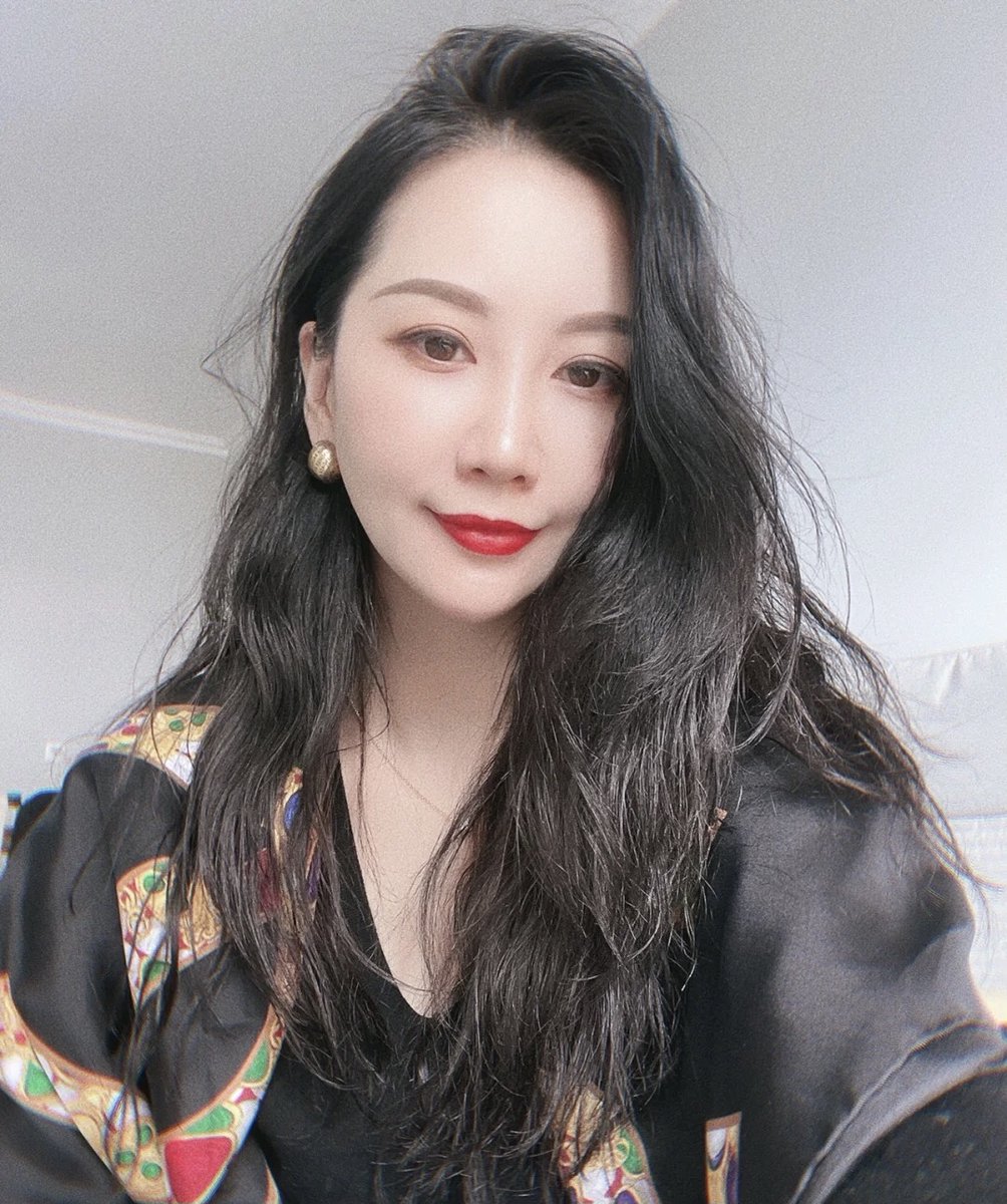 FlorineKaitlin's tweet photo. Success is like wearing high heels. When you start out, your feet may be covered in blisters, and many people may give up because of this. And those who persevere all the way will eventually walk out of the most beautiful steps.
      ---Send every woman who struggles!
 #Tinder https://t.co/xZs7QeISVn