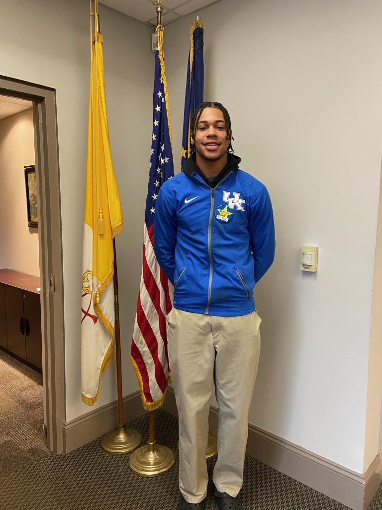 BCHS_Principal's tweet photo. The life of our school,
Full of energy, never bored!
The KING 👑 of BCHS,
Is Mr. TJ Ford! 

TJ Ford is the Senior of the Day! Congratulations!🎊🎈🎉 #Classof2022 https://t.co/tkH3fWGyCT