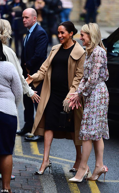 claireXanda's tweet photo. Love this .Meghan is my kind of role model,she puts the work in, supports women and girls unapologetically.The work she has done for #smartworks is huge&amp;well documented.I love that Meghan,The Duchess of Sussex has continued to support them  even after leaving U.K.
#DuchessofSusex https://t.co/m4jUZfv7mS