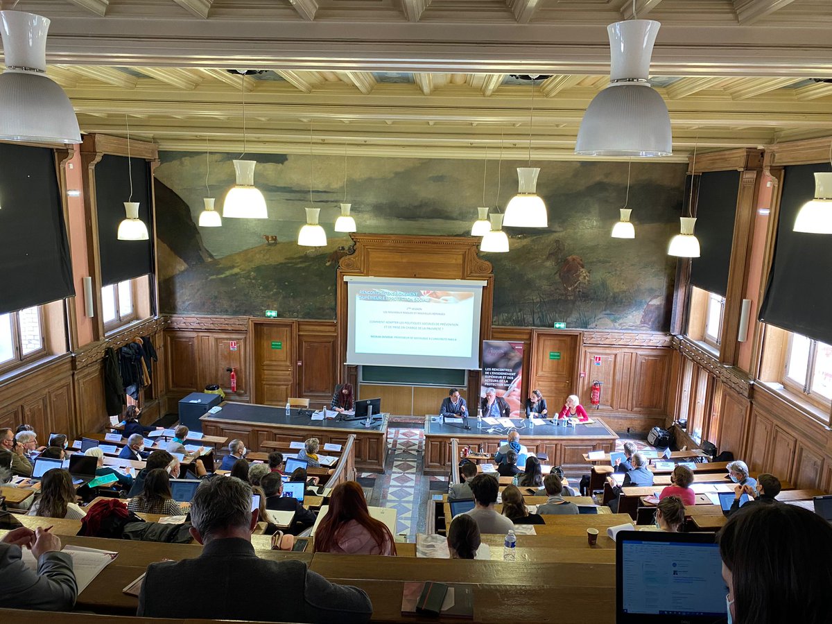 EN3S_officiel's tweet photo. #Événement
#RESUP : «Les nouveaux #risques et nouvelles réponses» animée par Robert Lafore prof à @univbordeaux et composée de : Mireille Elbaum, ancienne présidente HCFiPS, @NDuvoux, prof à @UnivParis8 et @MathildeViennot @Strategie_Gouv
➡️ Plus d’infos : https://t.co/shxfTP27dJ https://t.co/EaIfYBckG0
