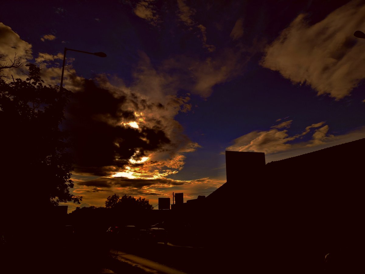 NamelessDemon05's tweet photo. Few more original and edited😁
#photooftheday #photo #photoshoot #photography #picoftheday #naturephotography #naturelover #sky #clouds #bluesky #skyphotography #cloud #cloudy #weather https://t.co/bHgzB651bX