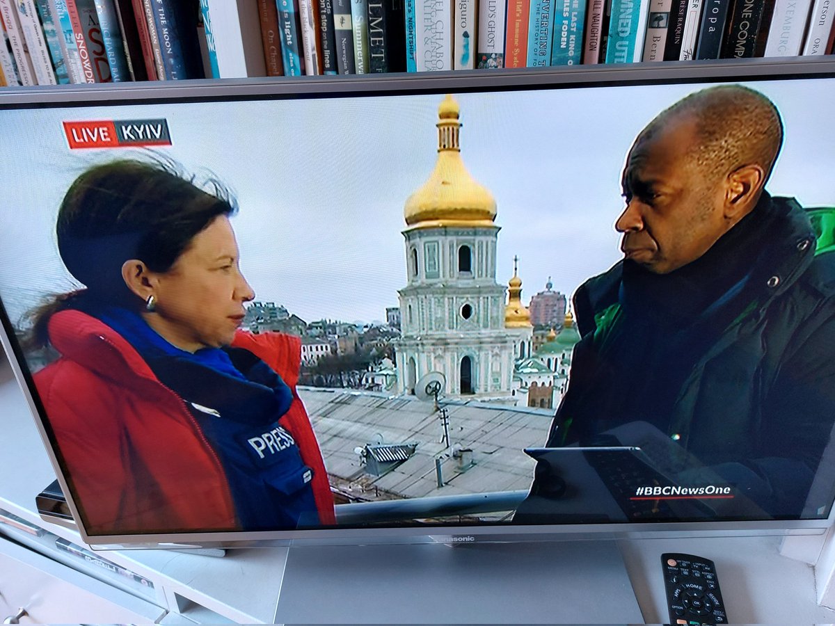 These two are absolute top drawer journalists

#CliveMyrie #Lysedoucet