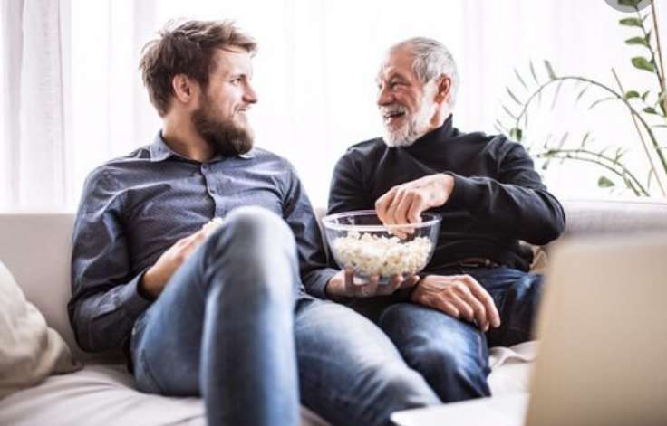 InterColoc's tweet image. Bonjour à tous😁

Nous sommes 4 étudiants de BTS MCO  qui ont pour projet de réaliser une entreprise fictive.

Nous avons donc choisi de créer une entreprise qui réunit les étudiants qui ont un budget moyen pour un logement et les personnes âgées ne souhaitant pas être seules.🏠