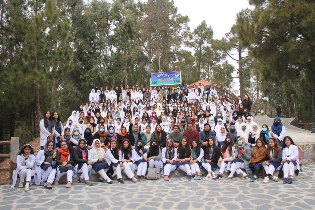 WMC_Officials's tweet photo. Another batch of WM&amp;DC participated in tree plantation drive 2022 paving their journey for making pakistan more green. https://t.co/TWfX6jkryc