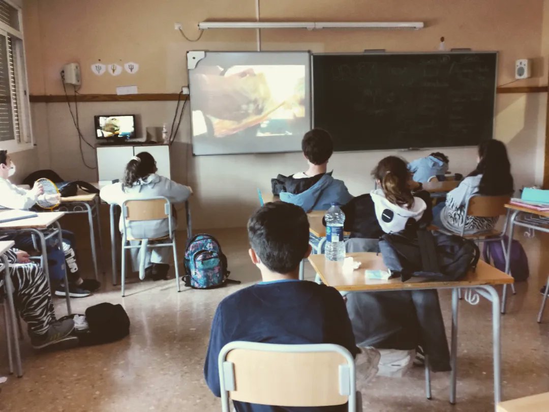 📣Ayer iniciamos las acciones de 𝗣𝗿𝗲𝘃𝗲𝗻𝗰𝗶ó𝗻 𝗱𝗲 𝗔𝗱𝗶𝗰𝗰𝗶𝗼𝗻𝗲𝘀 con el alumnado de 1º𝗘𝗦𝗢👧👦del IES Serranía. Abordamos:
🔎La clasificación de sustancias adictivas.
📝La 𝗜𝗻𝗳𝗹𝘂𝗲𝗻𝗰𝗶𝗮 𝘀𝗼𝗰𝗶𝗮𝗹 y 𝗣𝗿𝗲𝘀𝗶ó𝗻 𝗱𝗲 𝗴𝗿𝘂𝗽𝗼 sobre el consumo de drogas