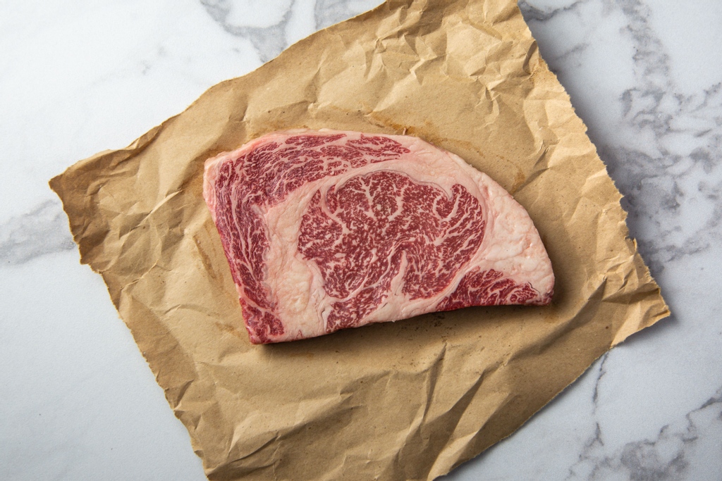 ThatFatCow's tweet photo. DEAL OF THE MONTH!

We'll be bringing you some cracking offers each month on some of the most desirable cuts of beef known to man. We start with this 2 x Chilean Wagyu Ribeye @ £75!

#nobulljustbeef #ribeye #beef #wagyu #chilean #chileanwagyu https://t.co/Pvu19UYmFY