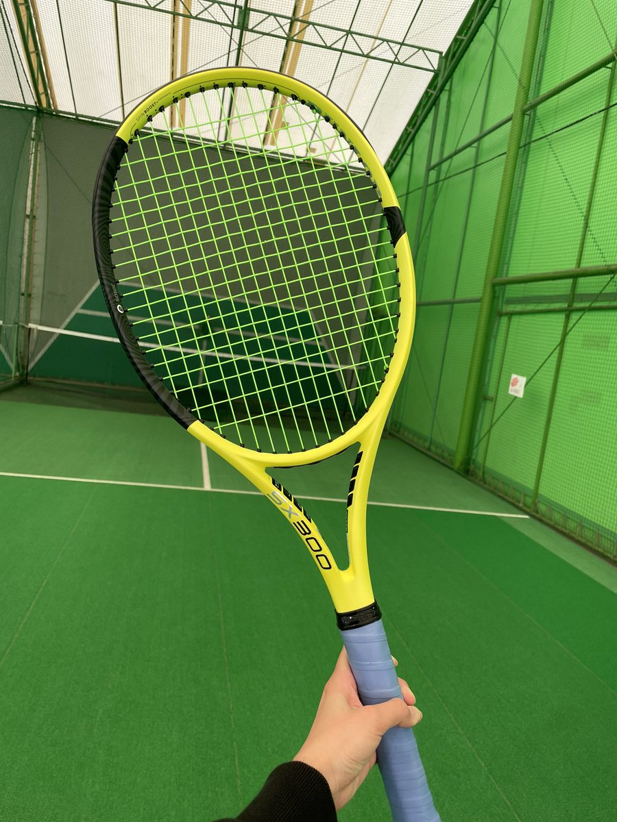 nana_tkhs0128's tweet photo. テニスラケット、3本持ちしたい。

HEAD:SPEED MP 2022
DUNLOP:SX300 2022
Wilson:BLADE V8

#テニス #tennis https://t.co/uol7j0BVuk