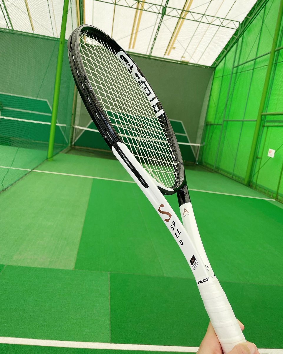 nana_tkhs0128's tweet photo. テニスラケット、3本持ちしたい。

HEAD:SPEED MP 2022
DUNLOP:SX300 2022
Wilson:BLADE V8

#テニス #tennis https://t.co/uol7j0BVuk