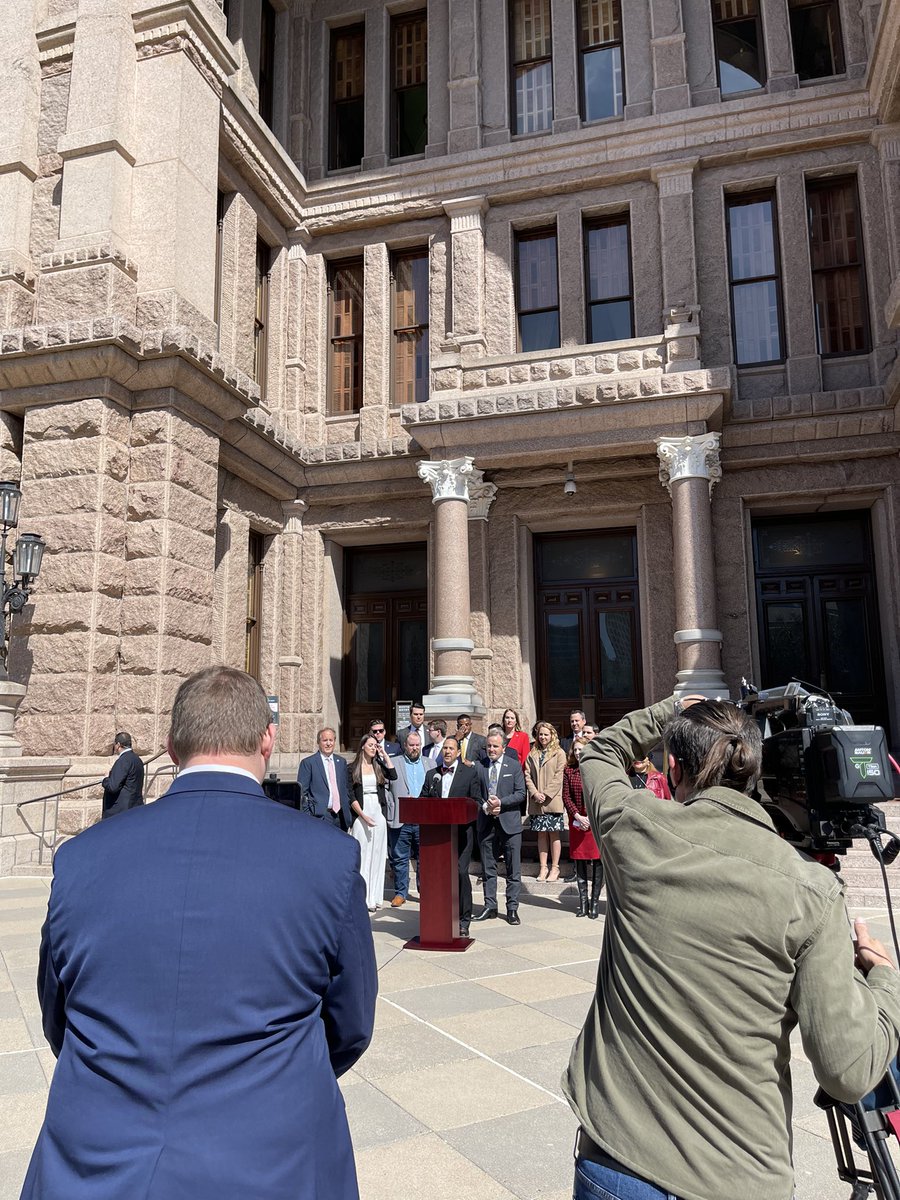 AlvedaCKing's tweet photo. https://t.co/2w0xgVlkUk #heartbeatbill @A1Policy @alvedaking #Pressconference Last day of 2022 Black History Month; Texas Heartbeat Bill 6 months old. #Victoryforlife https://t.co/GJV1zGm5dl