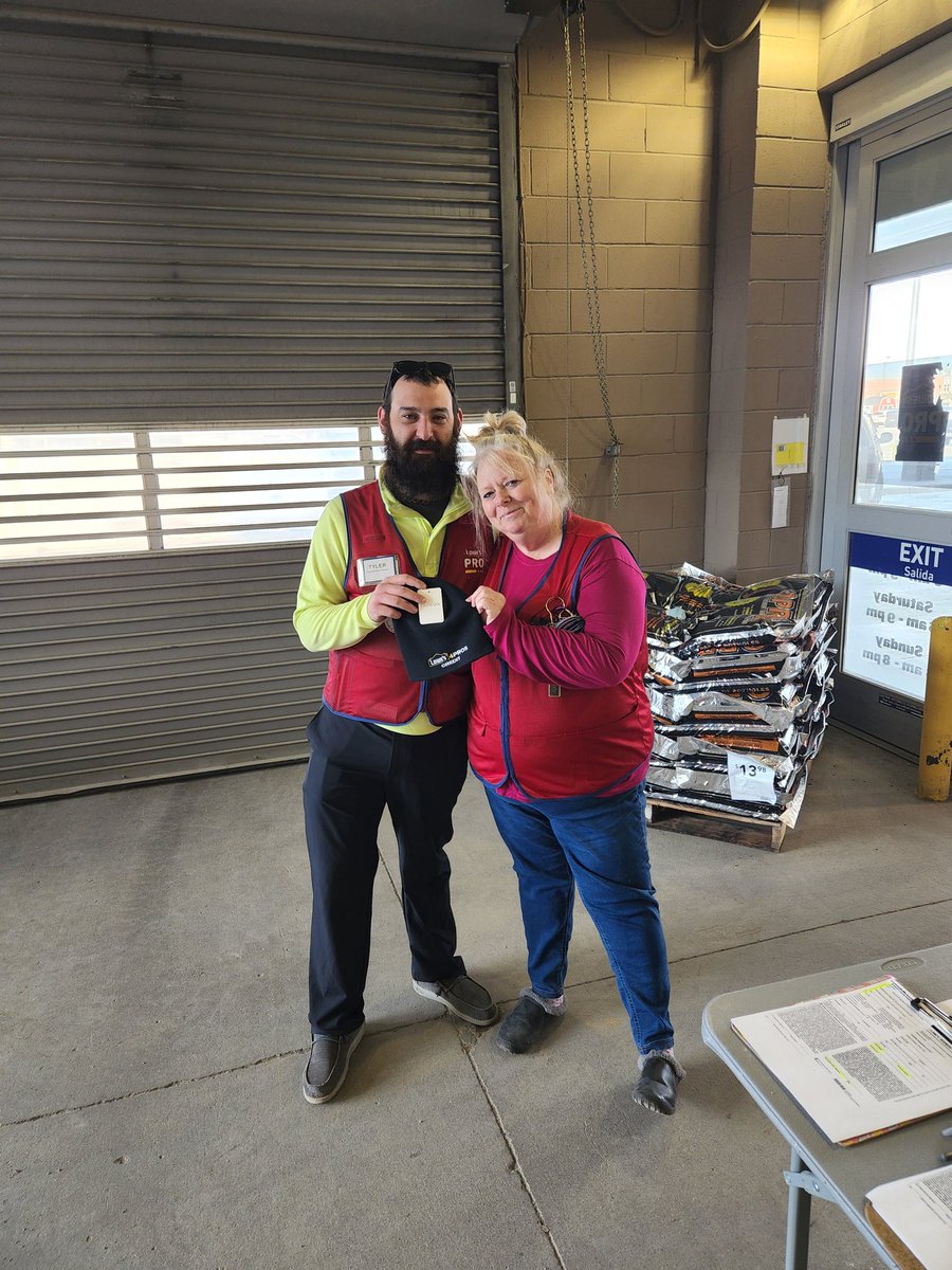 TylerSeijo's tweet photo. Wendy receiving her lowes 4 pros beanie @BenitoKomadina @Brandon73676211 @JBBailey9 @BlueBoxR1 https://t.co/HRcHb2IyoW