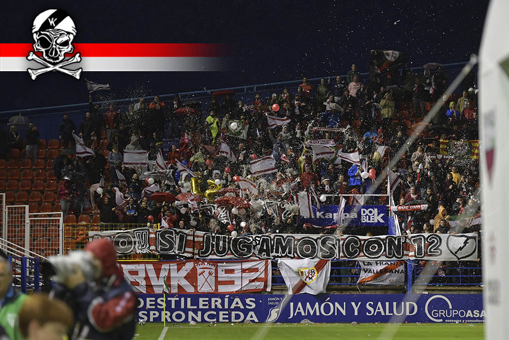 bukaneros92's tweet photo. Es el segundo Extremadura que desaparece. Es la segunda vez que Almendralejo se queda sin fútbol.

No sabíamos que en nuestra visita en 2019 nos despediríamos del equipo extremeño.

Sí sabíamos, y sabemos, que el fútbol negocio mata este deporte. https://t.co/8L69HaB2c0