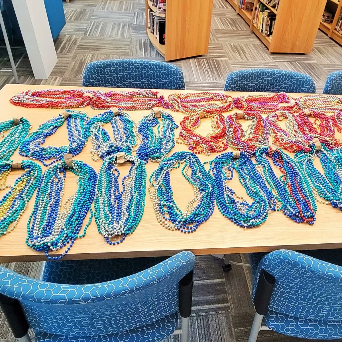 Happy Mardi Gras! Mr. Turner's throwing beads today so be sure and drop by the library to get yours! #hisdlibrariesnow #hisdlibraries @HisdKids @HISDChoice @HISDLibraryServ #whatwouldbaldlibrarianread #wwblr #beads