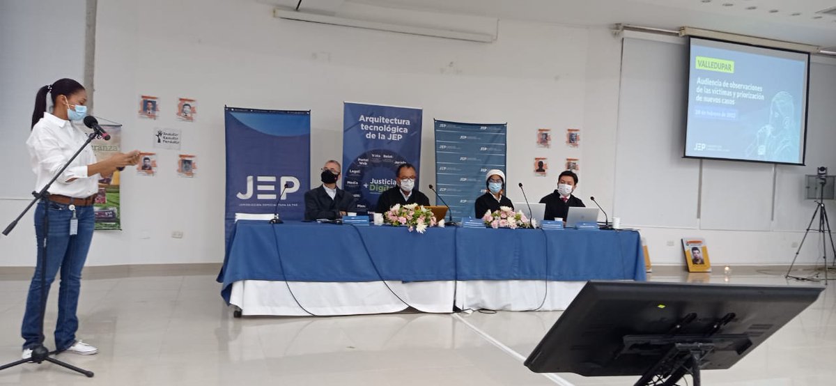 PAXenColombia's tweet photo. ✊🏿#PaxCesar| Líderes de la Asamblea Campesina del Cesar por la Restitución de Tierras y Buen Vivir, Muvicem, Asocomparto y otras participan en audiencia con la @JEP_Colombia con víctimas del conflicto armado en Valledupar. https://t.co/oLlrl3KsS3