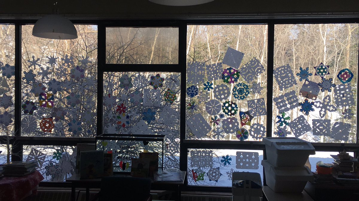 Loving all the beautiful snowflakes our students made during Literacy week.<a href="/egwps/">École Grosvenor-Wentworth Park School</a>