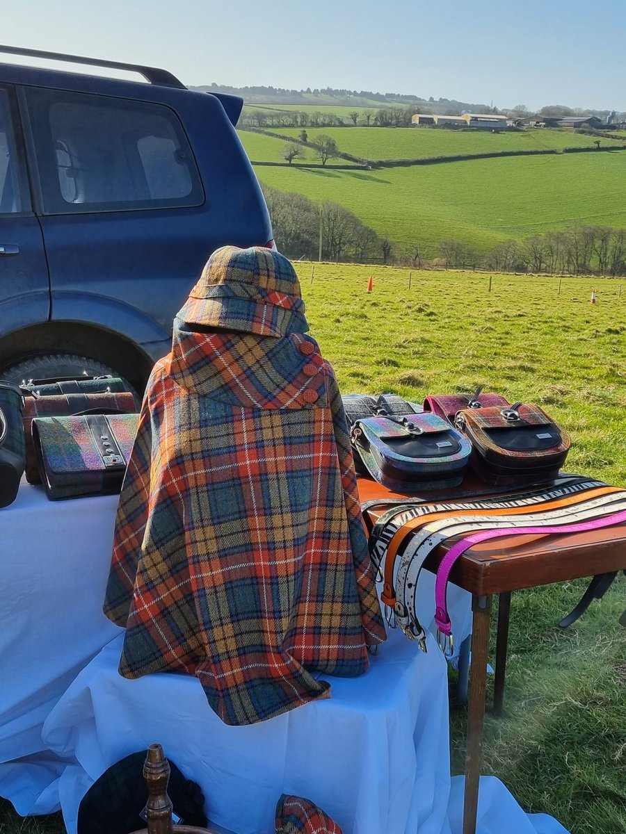 UrbanCountryCh1's tweet photo. Some pictures from the weekend 

#ponchos #tweed #wool #urbancountrychic #style #standout #countryclothing #countryliving #hats #bags #colours https://t.co/4a9GkGlpDV