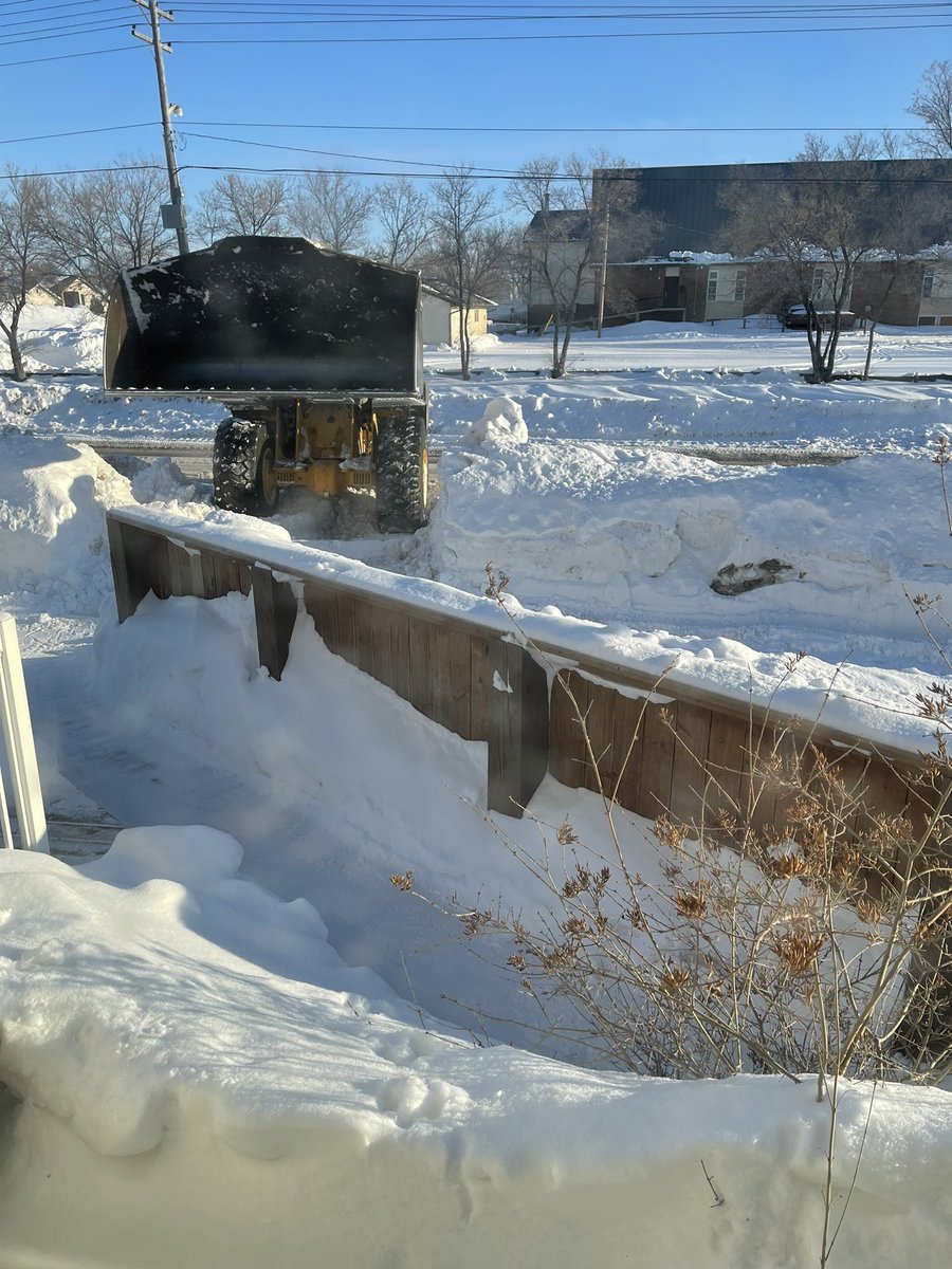 serendipity2970's tweet image. Thank you @cityofwinnipeg for taking action in our request #snowclearing #windrows #accessibilityissues