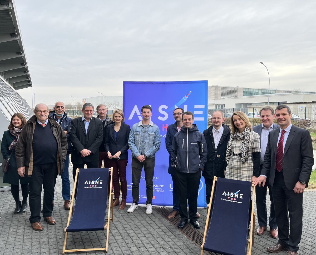 aisnethd's tweet photo. Nous célébrons aujourd'hui le cap du 100 000ème abonné à la fibre optique dans les locaux de l'@useda02000 avec, M.Bereaux le président de l'USEDA, M.Dudebout Vice Président du CD de l'#Aisne, Mme Vannobel conseillère des @hautsdefrance et M.Cardet sous-préfet à la relance. https://t.co/L3Gl55TsUv