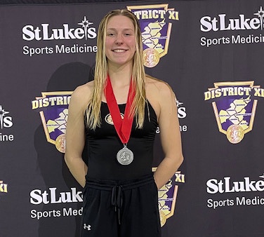 𝘿𝙄𝙎𝙏𝙍𝙄𝘾𝙏 𝙏𝙃𝙍𝙀𝙀-𝙋𝙀𝘼𝙏 🥈
For the third year in a row, our Golden Hawk Anna Petke took home the Silver Medal at the <a href="/PIAADistrictXI/">PIAA District XI</a> Swimming &amp; Diving Championship! Anna is headed to the <a href="/PIAASports/">PIAA</a> State Championship at <a href="/BucknellU/">Bucknell University</a> on March 19. Good Luck, Anna!