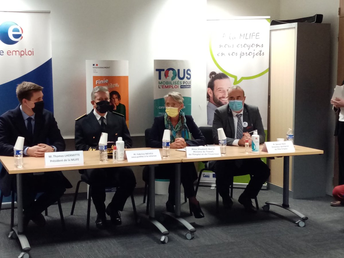 [#TousMobilisés]🎙️"Le Contrat d'Engagement Jeune, c'est faire un pack pour que ce soit transparent pour le jeune. C'est aussi lui construire un parcours sur mesure pour répondre au mieux à ses difficultés !" <a href="/Elisabeth_Borne/">Élisabeth BORNE</a> à l'agence @pole_emploi d'Amiens Tellier