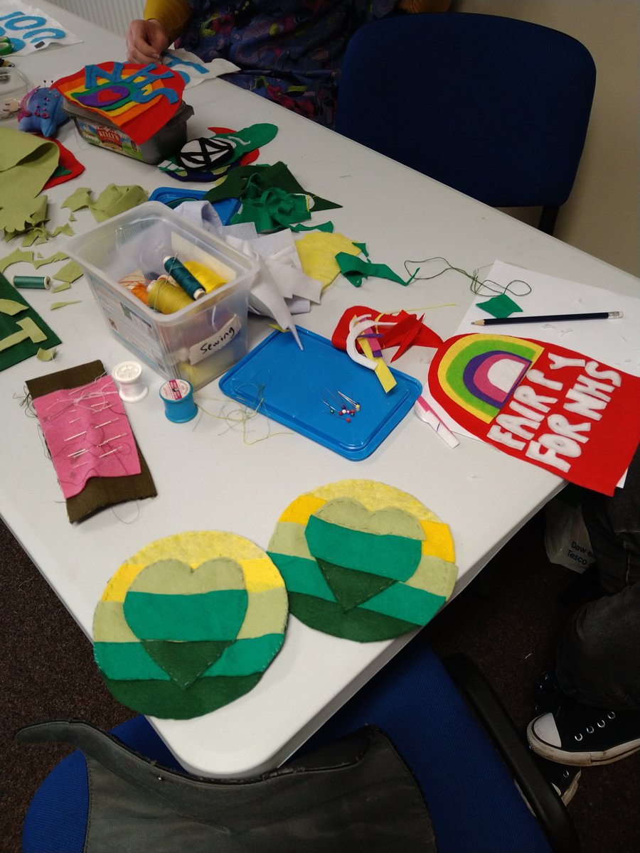 Myself &amp; Child 3 doing our bit for <a href="/WomensDayDerby/">Int'l Women's Day #Derby</a> sewing the logo for <a href="/Foundation_DBS/">FoundationDerbyshire</a> which will be sewn onto the clothing of the giant puppets in thanks for the march this Saturday #IWD2022 #derby