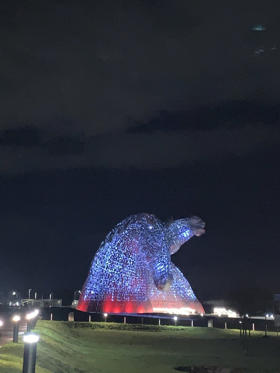 SharonShanks's tweet photo. @DeborahMeaden Falkirk Kelpies. absolutely stunning. https://t.co/xXPvE06ijb