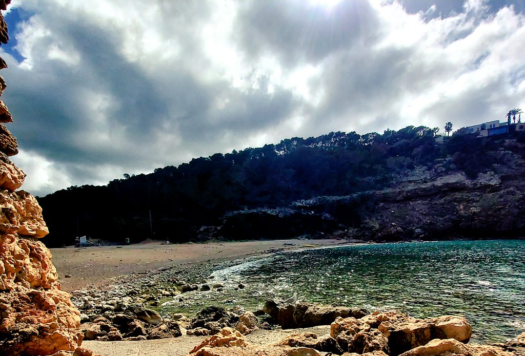 EvaRuiZamora's tweet photo. Hoy es nuestro día, el día de las Islas Baleares. Somos privilegiados de vivir en este paraíso, al que debemos proteger. #diadelesillesbalears 🧡  @CsSantJosep.🍊 https://t.co/5oNR27MAvy