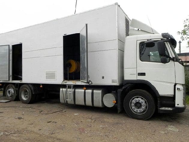 GoncharenkoUa's tweet photo. The picture of russian  crematorium-vehicle that is currently in Belarus. Russia's soldiers are being burned in trucks. Even their mothers won't know they died here. No medals, titles, nothing will be given. 

Here you have the "second-biggest army of the world."  #WARINUKRAINE https://t.co/FdcC9GVaA6