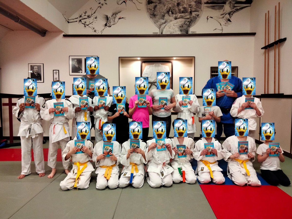 Super dat ook de judoka's van Sportschool Rust over de avonturen van Donald, zijn neefjes en vrienden kunnen lezen. Avonturen in de digitale wereld waarbij digitale vaardigheden en kennis over veiligheid in de digitale wereld spelenderwijs wordt aangeleerd. #SaferInternetDay2022