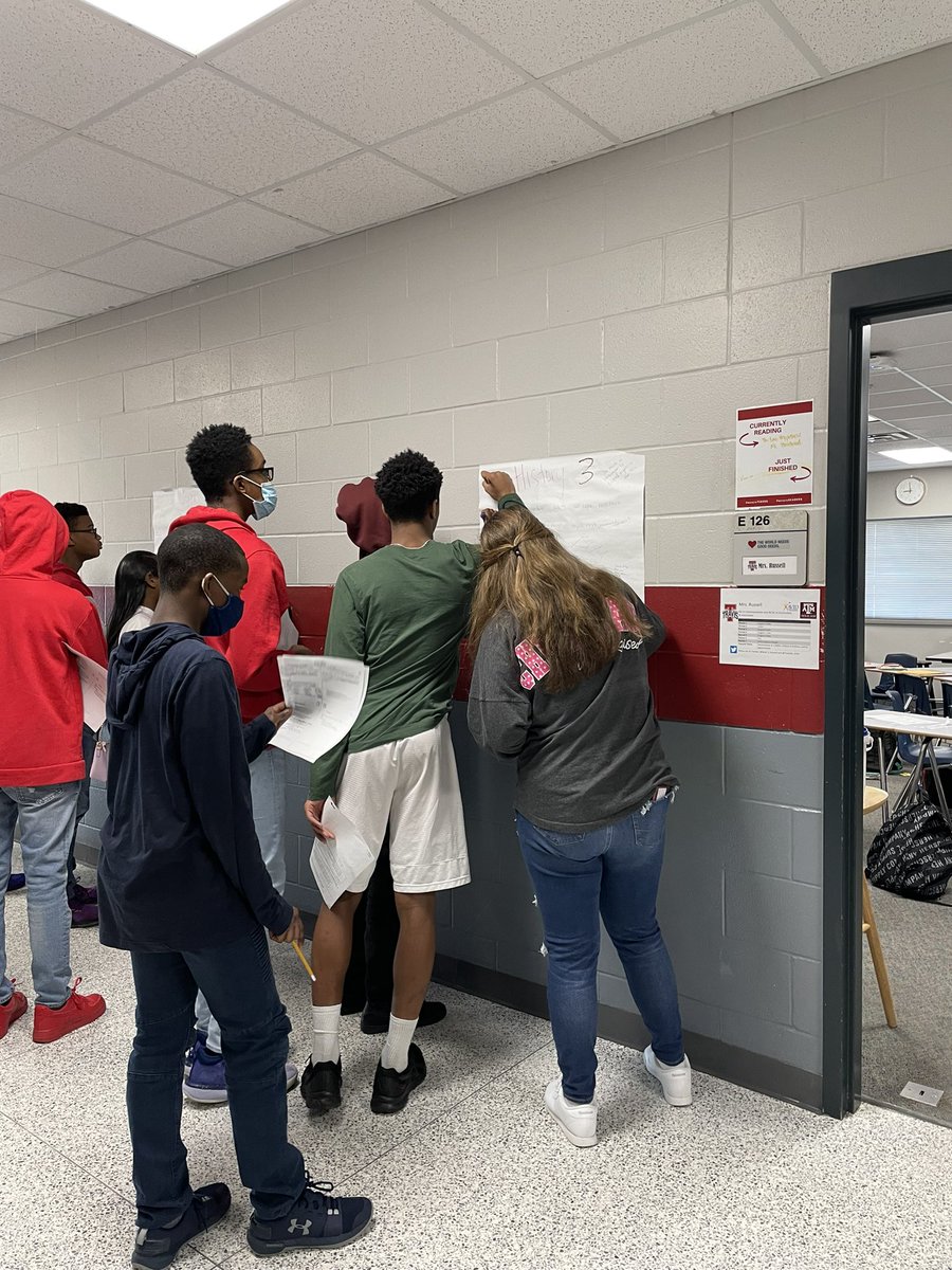 TravisHS_AVID's tweet photo. AVID I collaborates to brainstorm examples to use on their STAAR practice essays @THS_Tigers  #THSCollaborates #AVIDWay https://t.co/6Yvy48wMjm