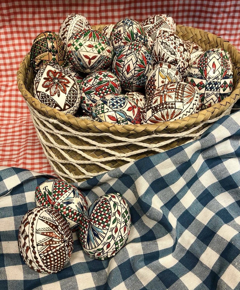 centraltransyl1's tweet photo. Les œufs de Pâques décorés à la main sont arrivés ! Bientôt en stock chez @centraltransylvania.fr

#pâques #food #love #fashion #cute #tbt #photoofday #likeforlikes #follow #business #businessenligne #oeuf #egg #centraltransylvania #paques https://t.co/AHHrp8eKk9