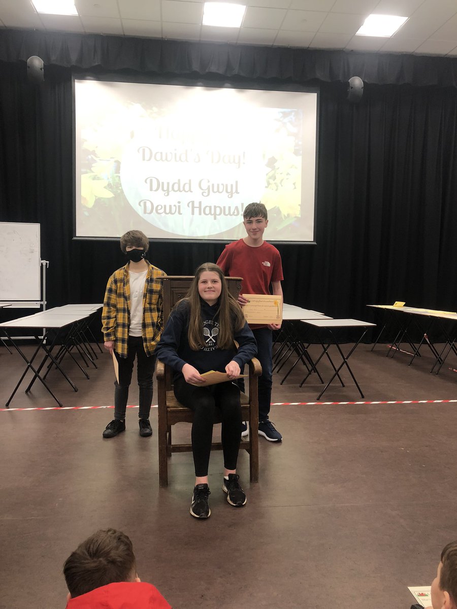 Islwyn High School tweet media