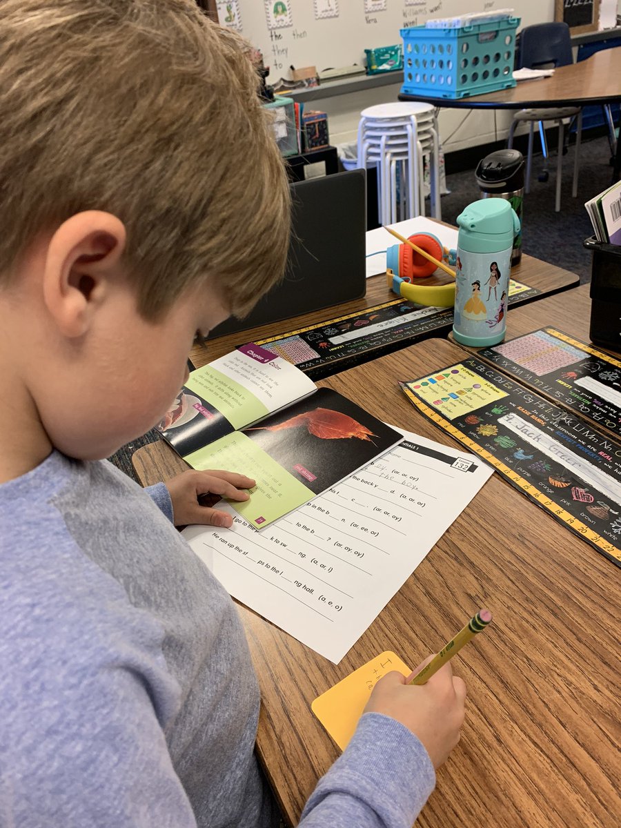 TonyMcCullers's tweet photo. These 1st grade students @CFESmustangs are working hard in their Daily 5 rotations and are making science connections with their leveled reading books! #MotivatedMustangs #STEMmotivated @STEMgeorgia https://t.co/JRQUsLoBrE