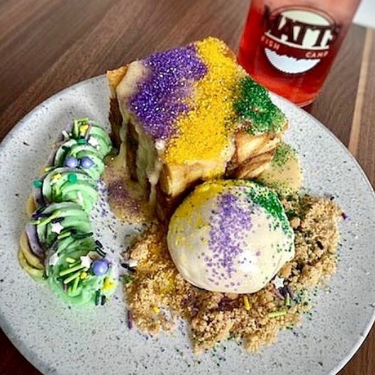 This #takeouttuesday is fit for a king! 

📸 Po Boys Creole Restaurant / La Baguette / Matts Fish Camp
📍  Milton / Dover / Lewes