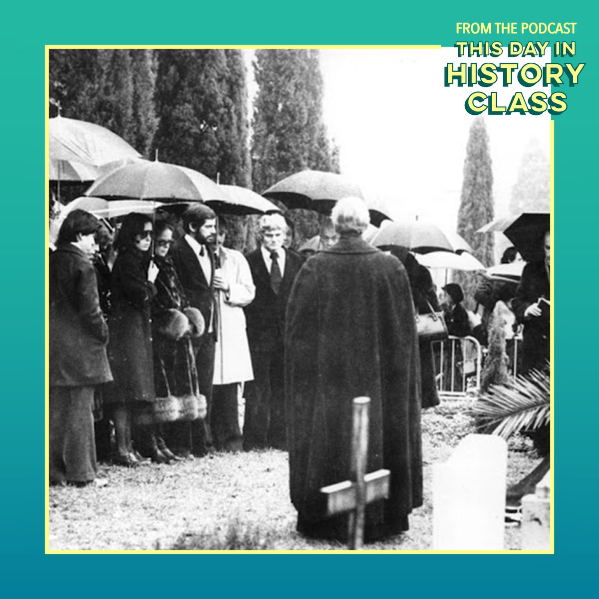 TDIHCshow's tweet photo. On this day in 1978, two men dug up the grave of silent film star Charlie Chaplin and stole his body.
#CharlieChaplin #GraveRobbery #Switzerland #Ransom #TheTramp #OonaChaplin #TDIHC #ThisDayInHistory #TodayInHistory #OnThisDay #March1
Listen now:
https://t.co/obl5PQFBh5 https://t.co/4PX0bjoqq6