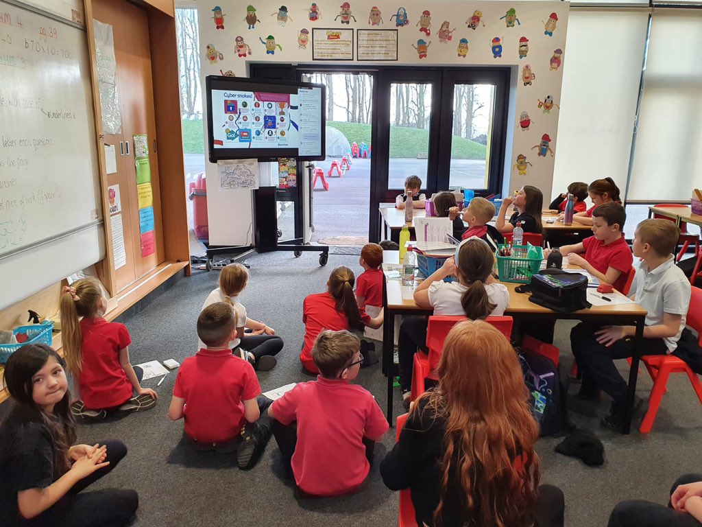 LanarkPrimary's tweet image. P4 have been busy as leaders of the LPS Digital Team as they joined @DigiLearnScot again with @BarefootComp to become Cyber Smart! #cyberscotlandweek2022 👨‍💻🌐👩‍💻