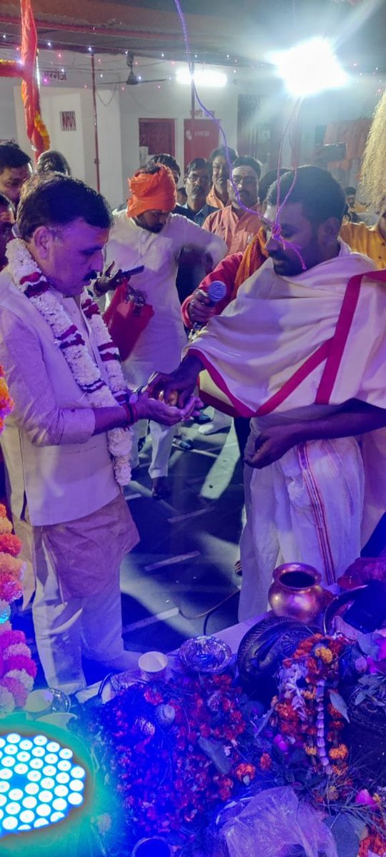 BJPVinodSonkar's tweet photo. भाजपा प्रत्याशी श्री रविन्द्र जायसवाल जी समर्थन में वाराणसी जनपद स्थित शहर उत्तरी विधानसभा, महमूरगंज में जनसंपर्क किया। https://t.co/UO2a507FKq
