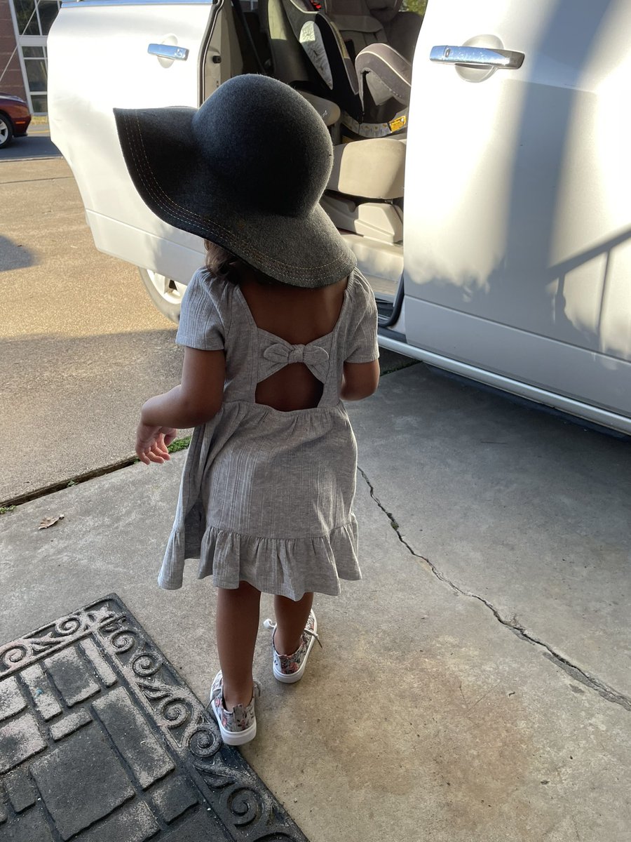 MommyofRainbows's tweet photo. Today is hat day at school and our Sour Patch is so excited 💕 #HatDay #DrSeussWeek #Preschool #MarleeRae https://t.co/lBLcs08EaM