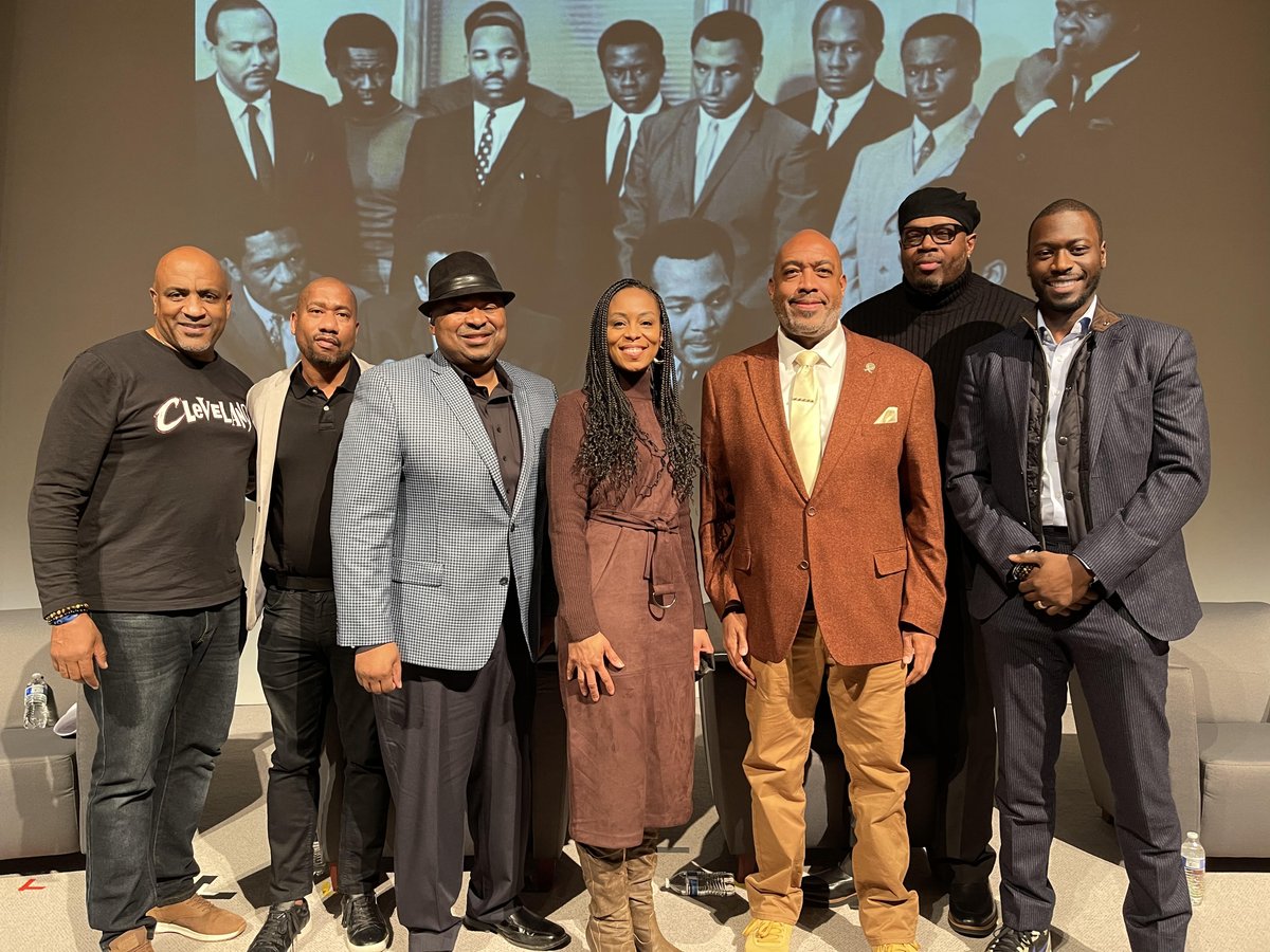Honored to moderate a panel on the #AliSummit with @Caduggy #NBA Social Justice Coalition, @damionthomas, #AfricanAmericanHistoryMuseum, Sam Perkins, former NBA/NCAA great, @ShontelMBrown, Congresswoman, Blaine Griffin, city council prez. And kudos to Cavs exec. Kevin Clayton.