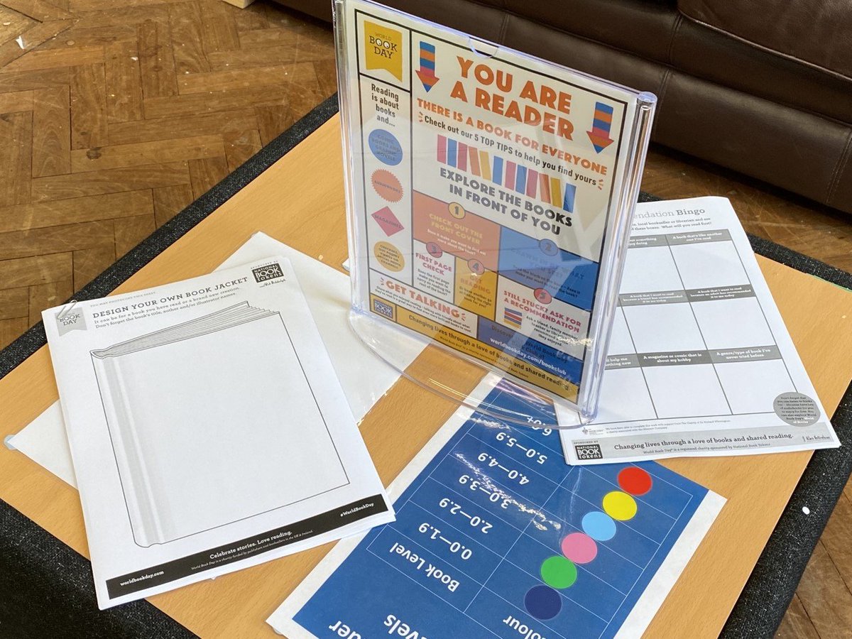 SandbachEng's tweet photo. Preparations for #WorldBookDay are afoot- the Library is getting geared up to share the love our reading! @Year7SandbachSc  @SandbachSchLit https://t.co/cURrFJMpMl