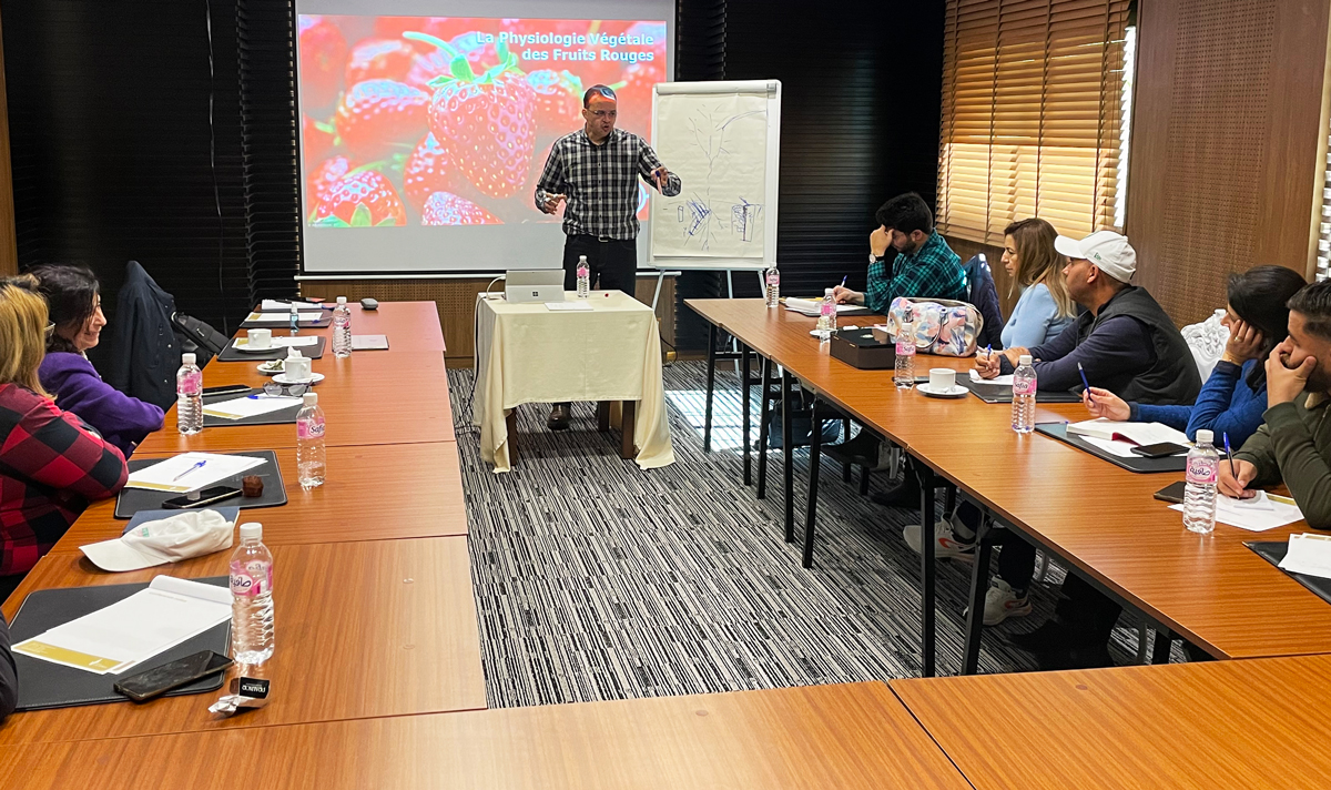 StollerEurope's tweet image. L'équipe commerciale de Stoller Europe a rendu visite à notre client en Tunisie, NUTRIPLANT, pour une journée de formation technique.

#ThisIsStoller #ThisIsKnowledge #ThisIsCustomer
#EmpoweringPlantsEmpoweringPeople
