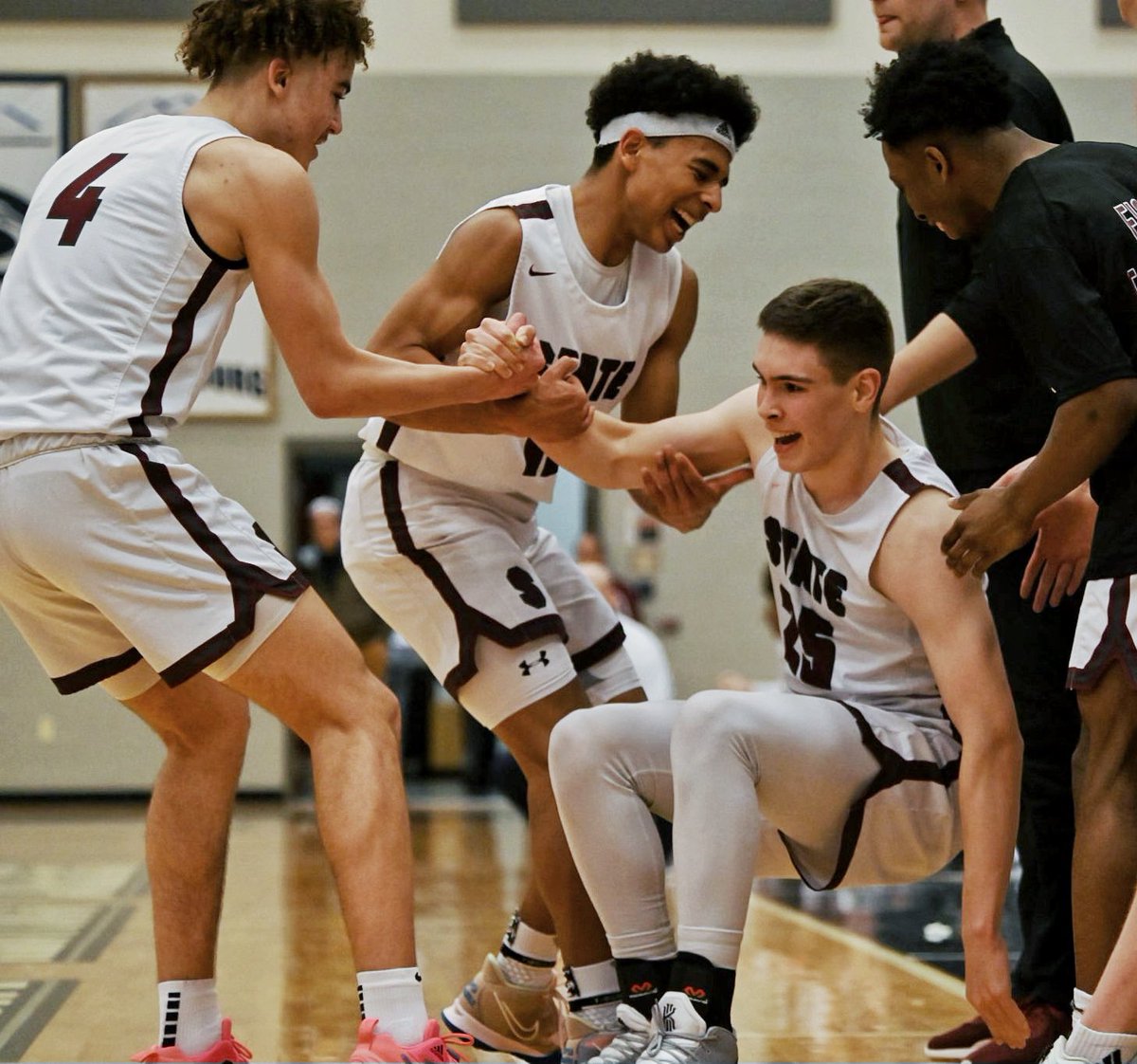 TEAMWORK makes a DREAMWORK. Congrats to <a href="/StateHighHoops/">SC Basketball</a> on winning the Dist 6 🏆. <a href="/lakeablack/">LAKE BLACK</a>,<a href="/BraedenShrews/">Braeden Shrewsberry</a>, &amp; Jahmir Urie pick-up Isaac Dye on route to a 4pt play.