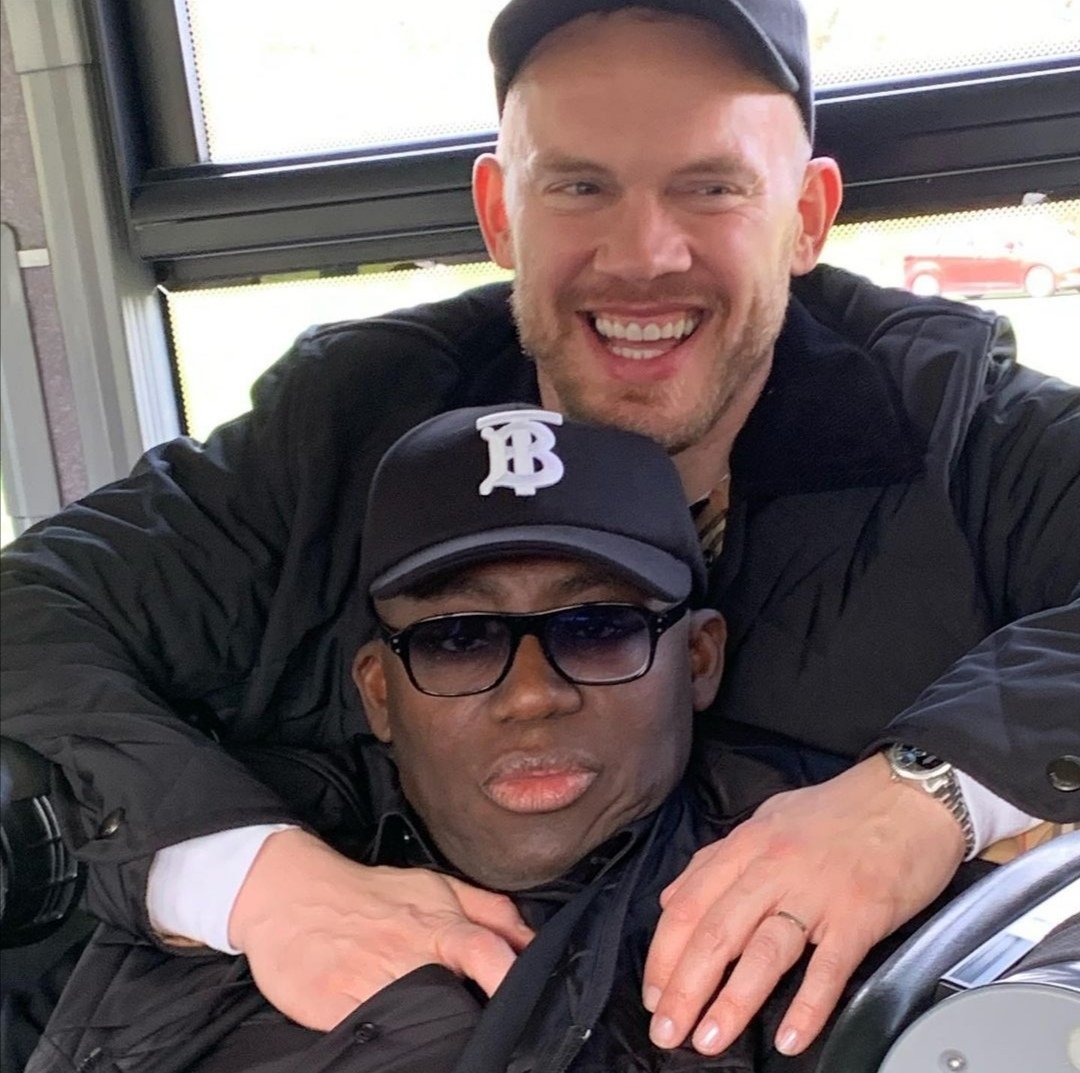 minded_skin's tweet photo. ❤️❤️❤️❤️❤️ Congrats to #EdwardEnninful and his lovely new wife.
We are definitely making progress. Not long ago this would have been taboo and black people would bd outraged and vomiting on their shoes but now it's fully accepted by mainstream society👑❤️🙏🏾🥳🥳🥳 https://t.co/q7H5pRtH0k