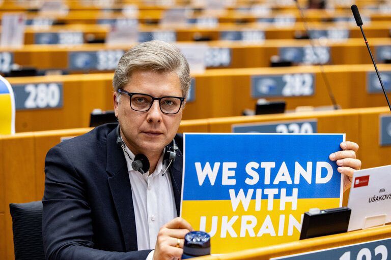 nilsusakovs's tweet image. We stand with Ukraine!