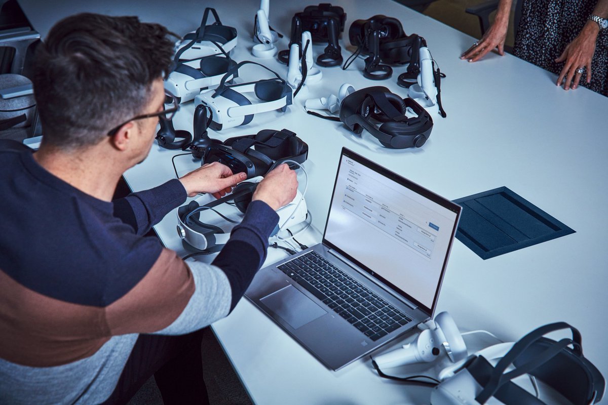 kentbye's tweet image. New Enterprise XR provisioning SaaS from @HP &amp;amp; @arborxr called ExtendXR that supports @PicoInteractive &amp;amp; @htcvive devices announced at #MWC22 today.

ICYMI Meta's Oculus for Business stop shipping new SKUs last year.

Blog:
press.hp.com/us/en/blogs/20…

@RtoVR:
roadtovr.com/hp-vr-ar-heads…