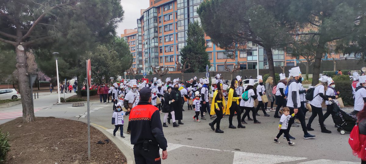 AVPCSABarca's tweet photo. Dissabte vam realitzar servei de col•laboració amb #PoliciaLocalSABarca a la #ruadecarnaval finalitzada sense incidències.

El sábado realizamos servicio de colaboración con #PoliciaLocalSABarca en la #ruadecarnaval  finalizada sin incidencias. https://t.co/wXcblnfLhf https://t.co/PitTe5AvoL