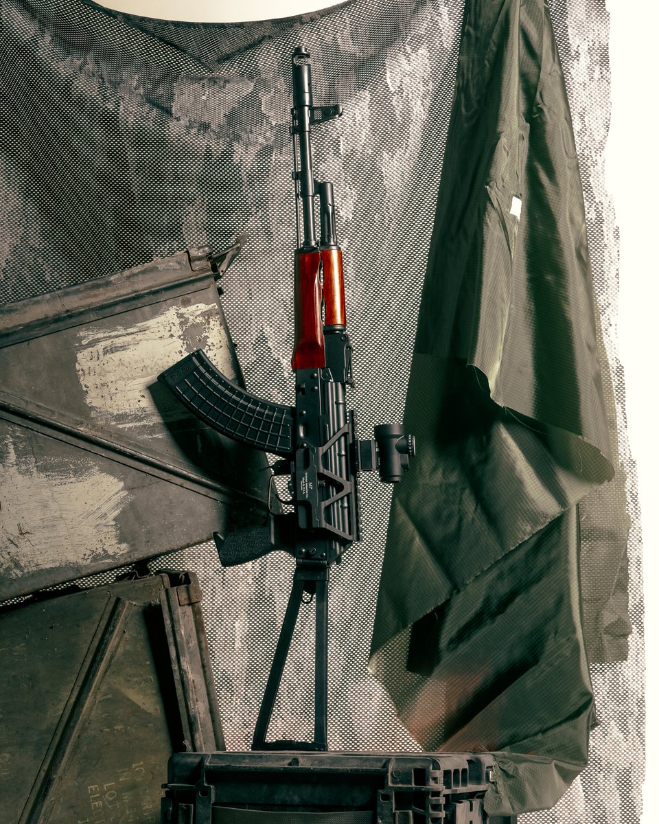 RainierArms's tweet photo. Fold me 🤤 #rileydefense #ak47 #firearms https://t.co/5YzpHeMFaV