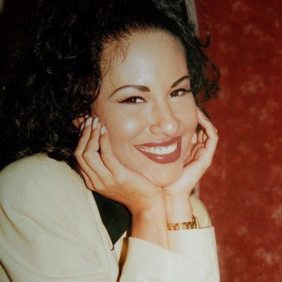 RT @trisvande: Selena Quintanilla would have LOVED Instagram https://t.co/eKyANeYdvS