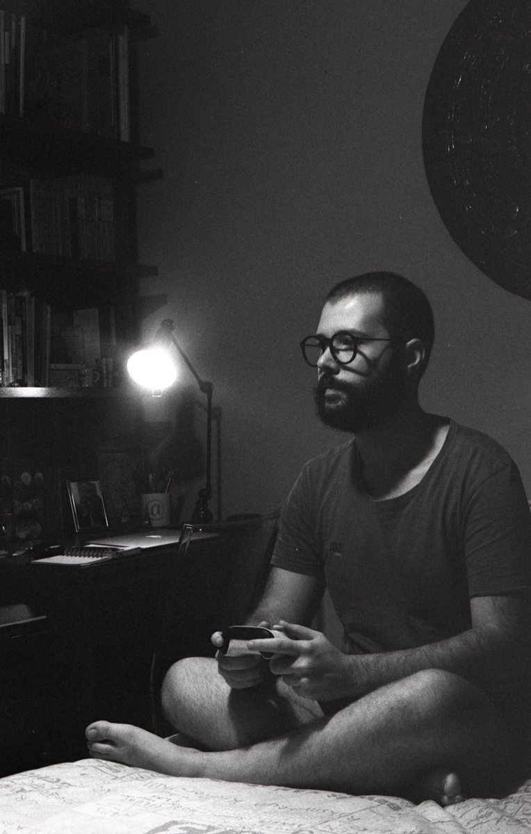 schlupp_stephan's tweet photo. Xbox time, testing the Zorki self timer.
-Camera: Zorki 4K made in URSS.
-Lens: Industar f2.8.
-Film: Shanghai GP3 ISO 100.
.
.
.
#analogphotography #filmphotography #NFT #blackandwhitephotography #sovietcamera https://t.co/A5Q9O9oBMm