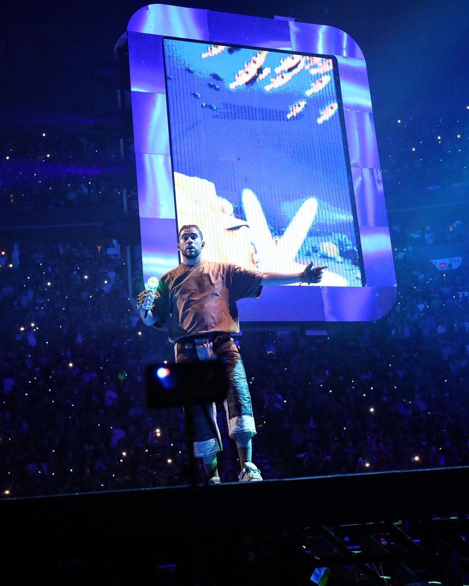 TurntTony's tweet image. Bad Bunny 2.28.22 Portland, OR