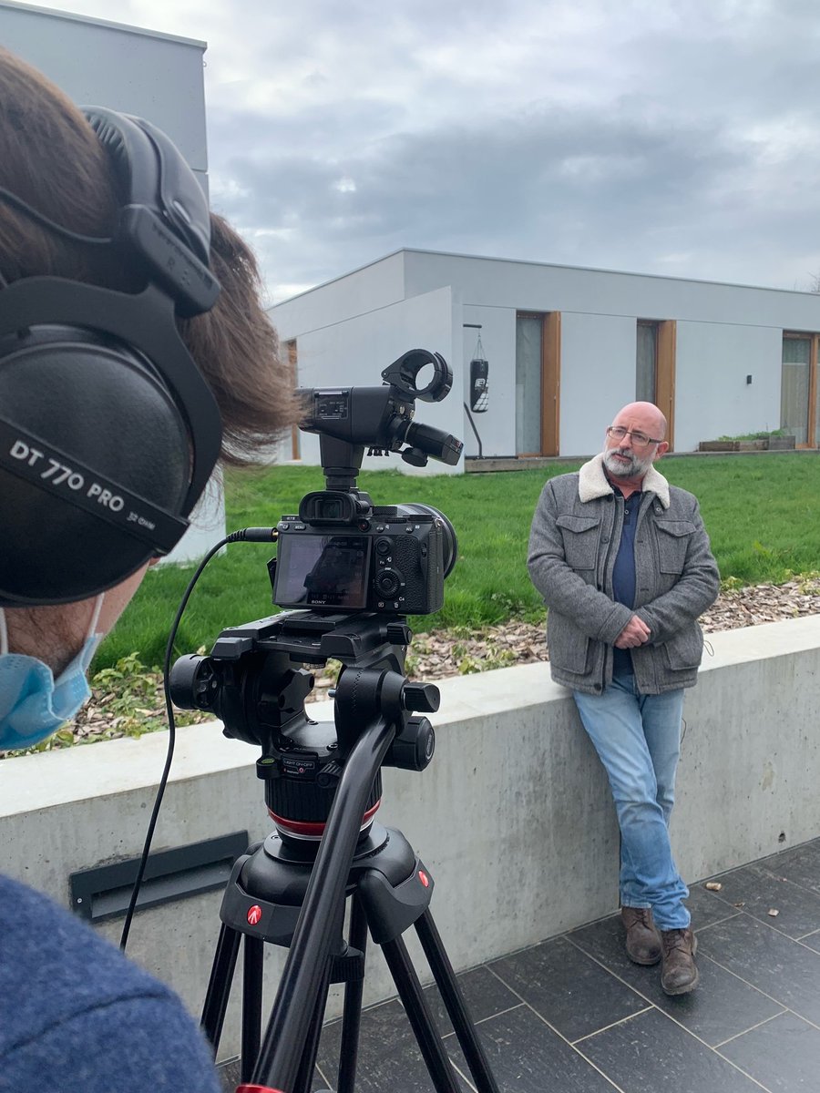 We change tweet media